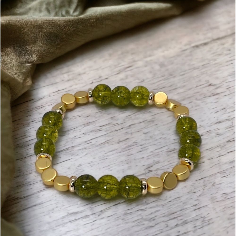NWT Wool + Pepper Co. Peridot Beaded Bracelet with gold accents